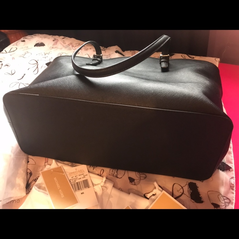 🚫SOLDAuthentic Michael Kors Jet Set Tote, Black - Picture 7 of 7